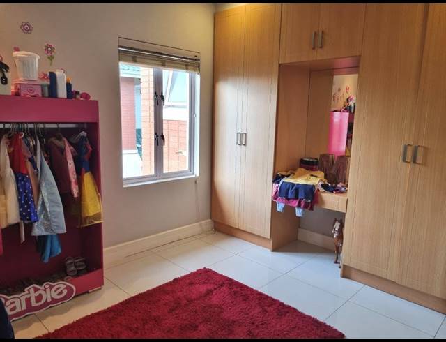 3 BEDROOM TOWNHOUSE RENTED IN EDGEMOUNT ESTATE